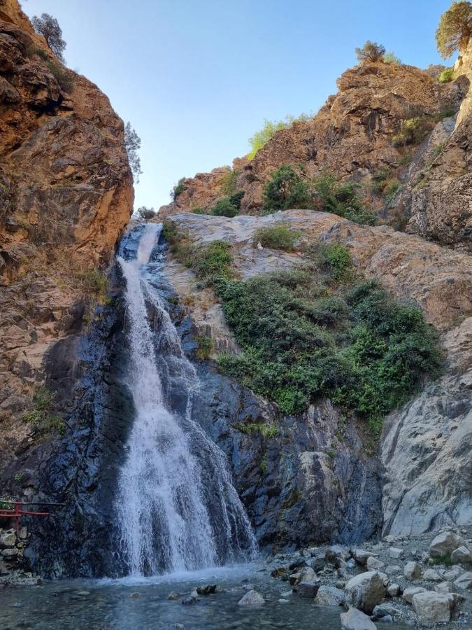 Auberge Gite De Jeunesse Les Cascades スッティ・ファツマ エクステリア 写真